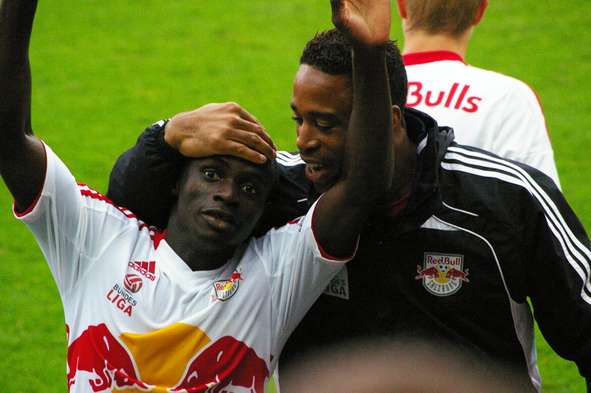 Biografia de Sadio Mané — Conheça a história e conquistas de Sadio Mané, o talentoso futebolista senegalês que atua pelo Bayern de Munique e é considerado um dos melhores jogadores da atualidade.