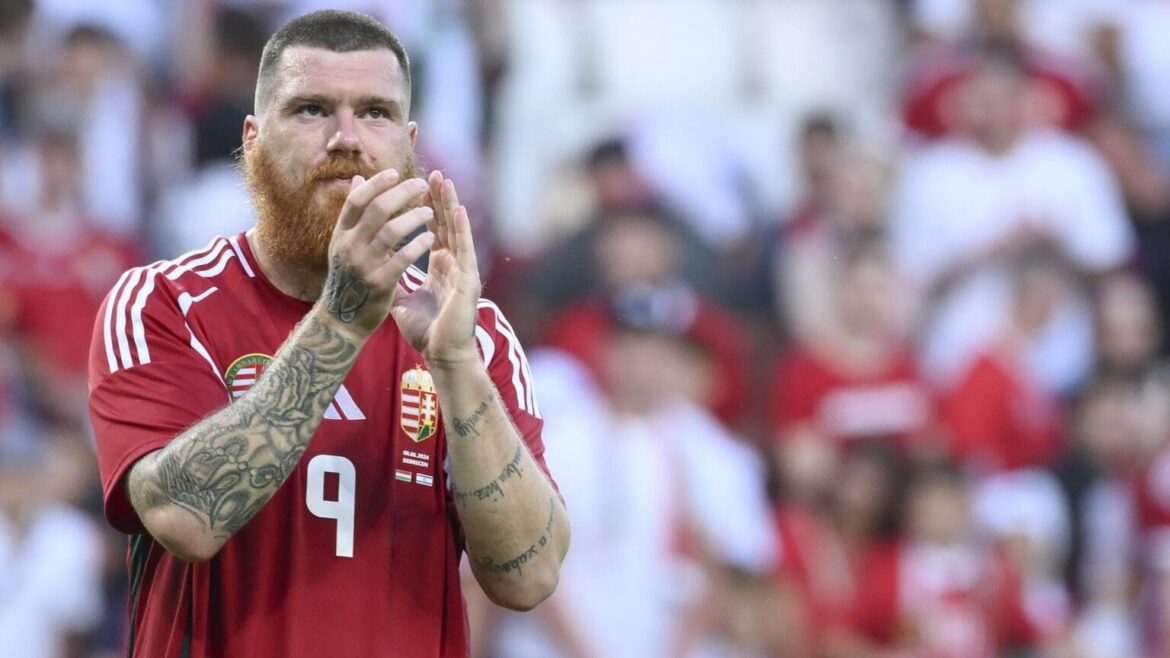 Biografia de Martin Ádám: Craque Húngaro — Conheça Martin Ádám, craque húngaro e artilheiro de Paks, que brilhou no Ulsan Hyundai e na seleção da Hungria.