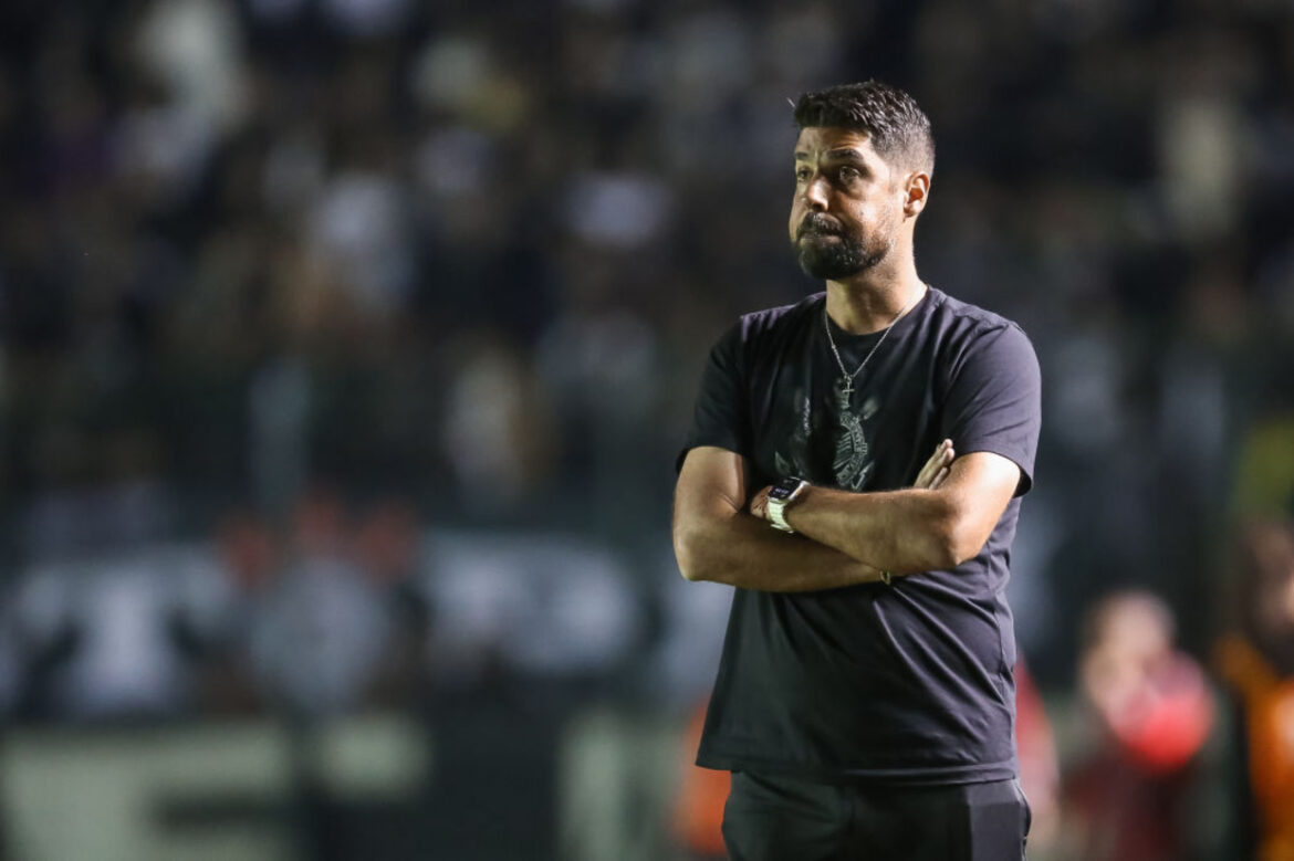 Antônio Oliveira negocia com o Sport para assumir como técnico — Técnico português Antônio Oliveira negocia com o Sport para assumir o comando após a saída de Pepa, no Brasileirão.