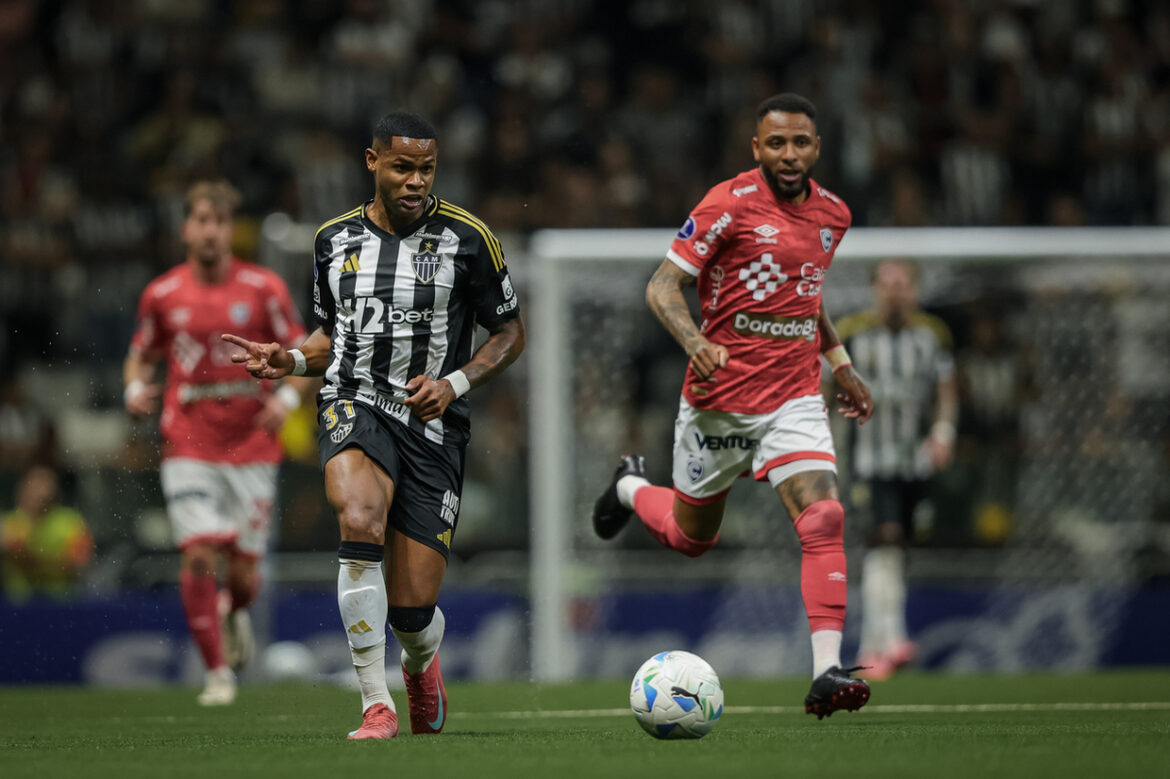 Atlético mineiro empata com cienciano e avança na sul-americana — Atlético mineiro fica no 1 a 1 com o cienciano, garante vaga nos playoffs da sul-americana, mas avança como vice-líder.