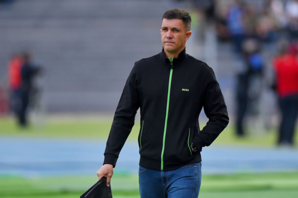 Barbieri é demitido do Athletico após goleada na Série B — Após goleada sofrida na Série B, Athletico anuncia a demissão de Barbieri. João Correia será o técnico interino do time.