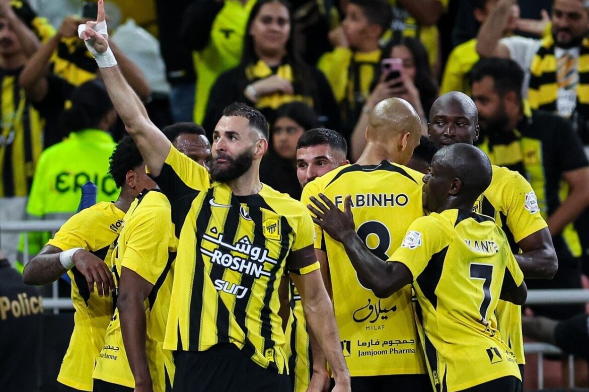Benzema lidera Al Ittihad e encerra hegemonia do Al Hilal — Benzema conduz o Al Ittihad ao título da Liga Saudita, quebrando a supremacia do Al Hilal e buscando redenção pessoal.