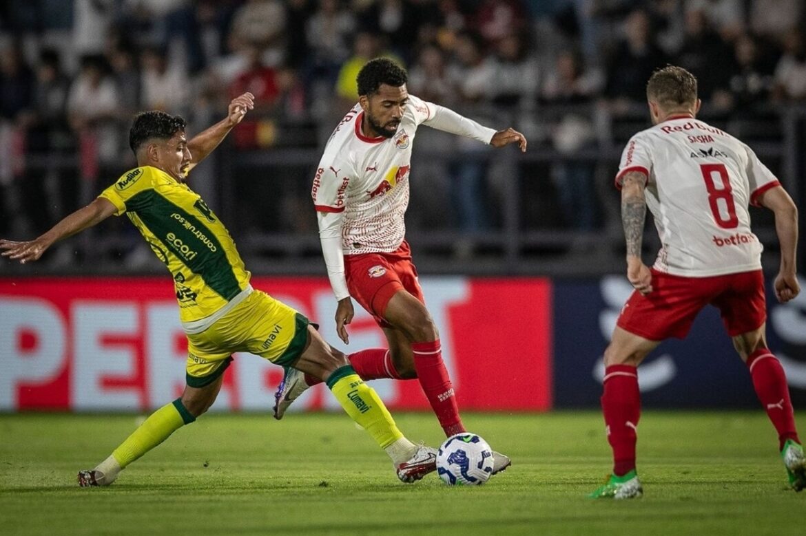 Bragantino vence Mirassol e assume vice-liderança no Brasileirão — Com gol nos acréscimos, o Bragantino superou o Mirassol por 1 a 0 e alcançou a vice-liderança do Campeonato Brasileiro.