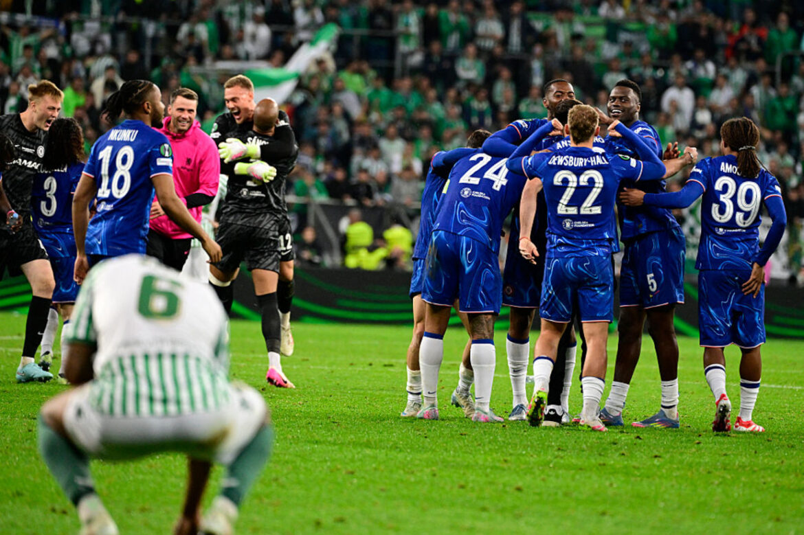 Chelsea encerra sequência histórica de clubes espanhóis — Chelsea vence Real Betis por 4 a 1 na Conference League, encerrando uma sequência histórica de 23 finais ganhas por espanhóis.