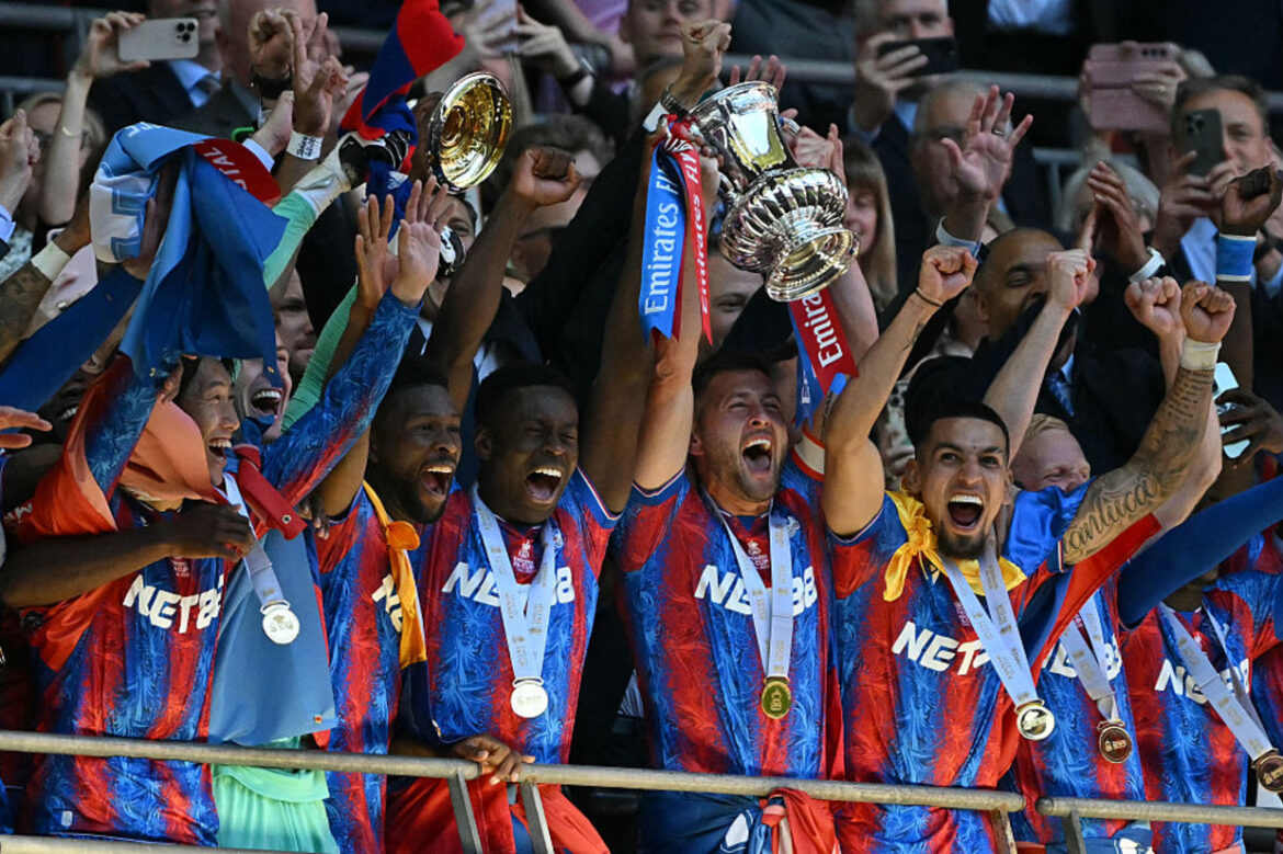 Crystal Palace conquista título após 160 anos de história — Crystal Palace vence Copa da Inglaterra, seu primeiro título de elite em 160 anos, garantindo vaga inédita na Europa League.