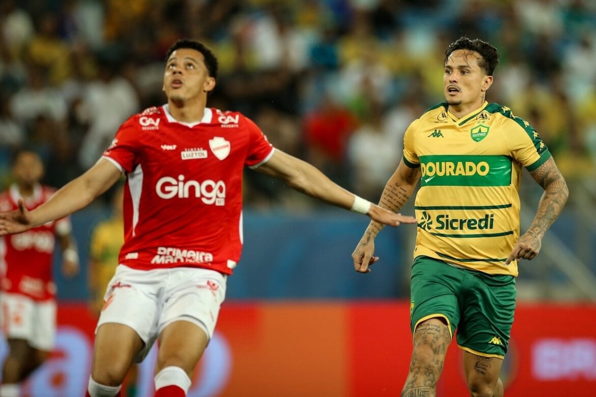 Cuiabá vence Vila Nova e reage na Série B — O Cuiabá foi dominante em casa, venceu o Vila Nova por 1 a 0 e voltou a subir na tabela da Série B após três rodadas.