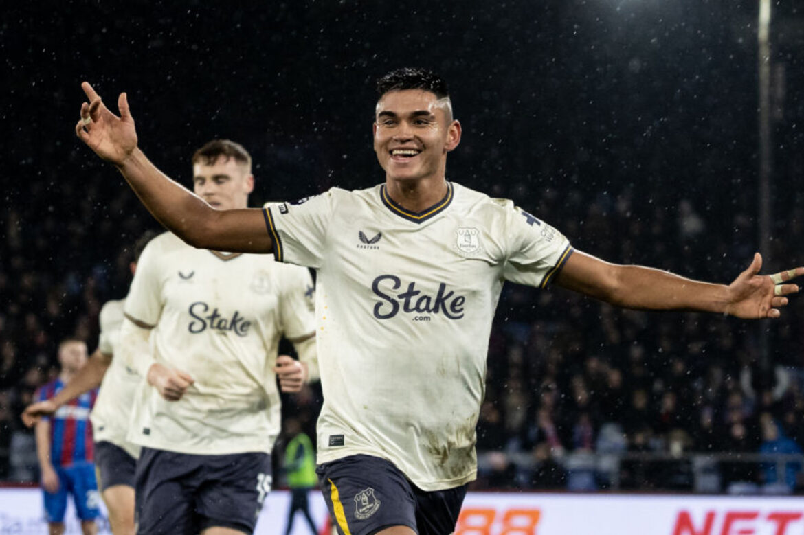 Everton ativa compra de Alcaraz, ex-Flamengo — Everton aciona compra de Carlos Alcaraz por 15 milhões de euros, encerrando vínculo com o Flamengo após destaque na Inglaterra.