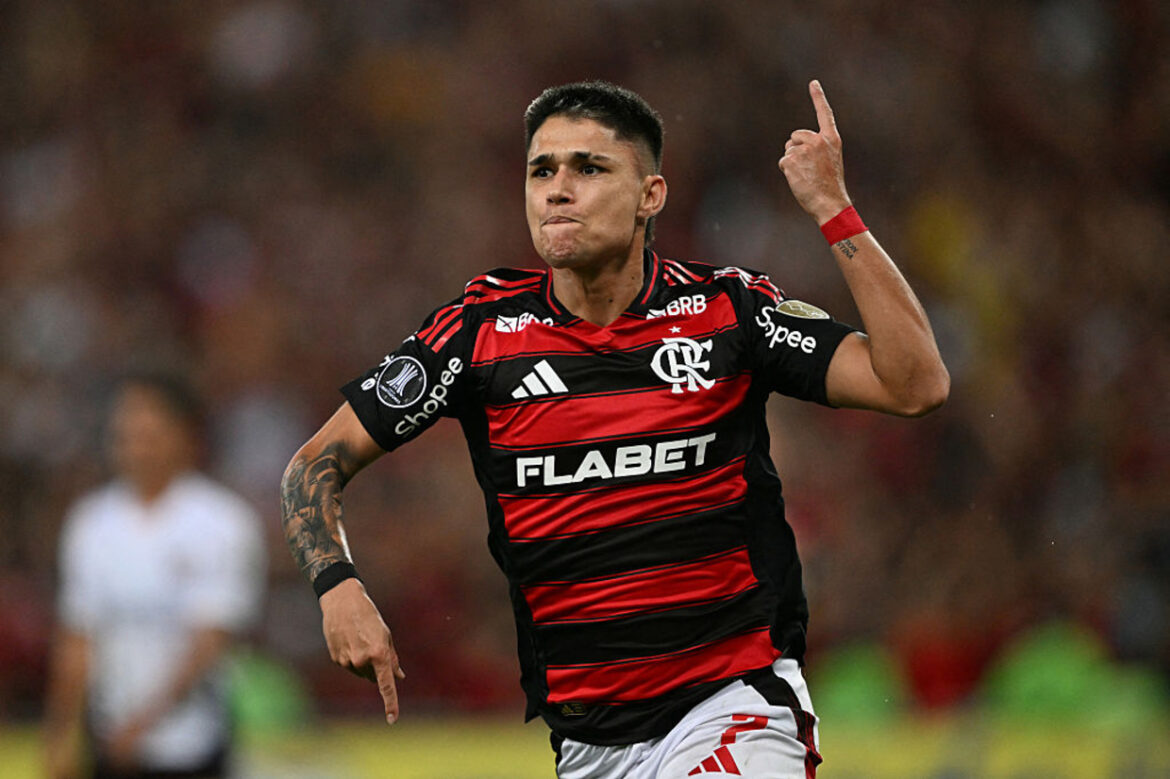 Flamengo vence LDU e se aproxima das oitavas da Libertadores — Flamengo vence LDU por 2 a 0 no Maracanã e fica próximo da classificação para as oitavas de final da Libertadores.