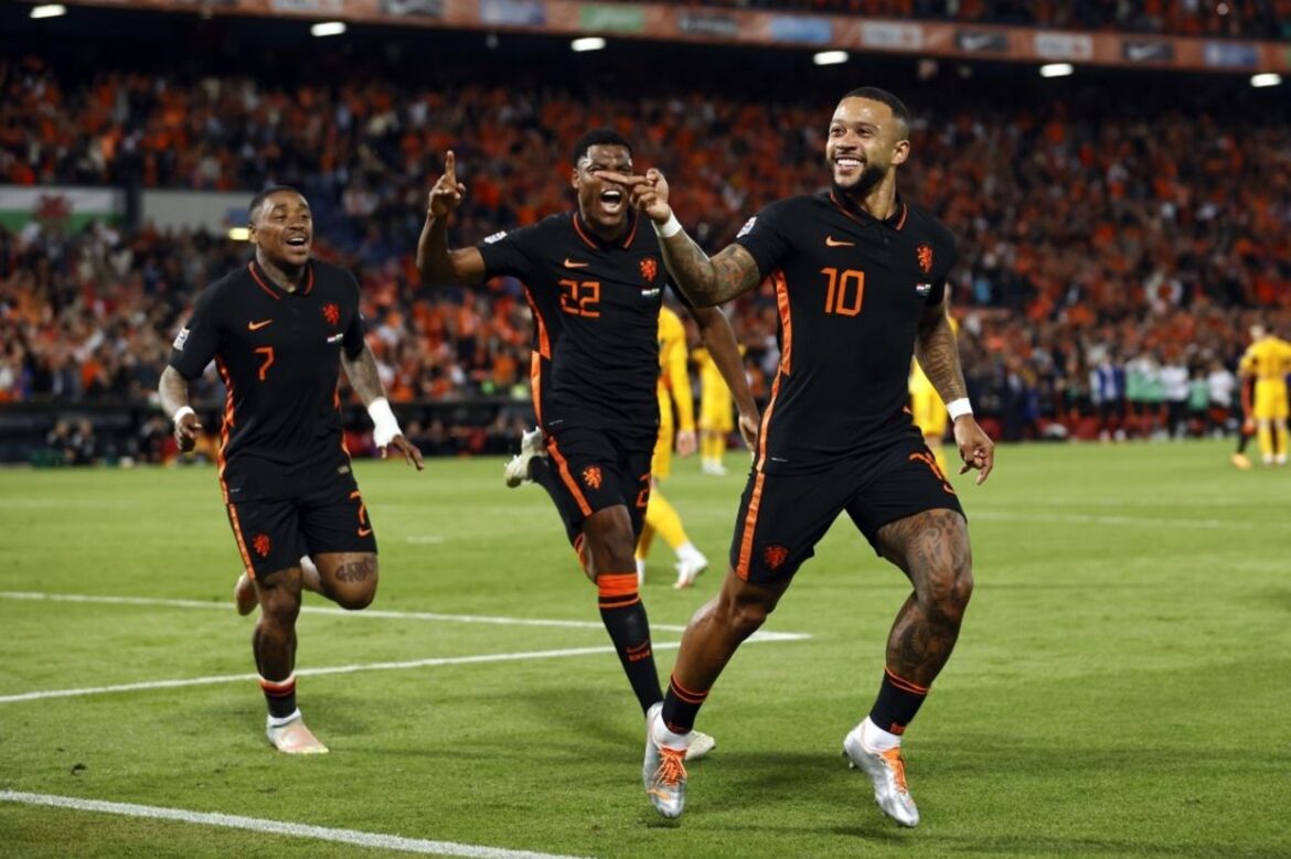 Holanda divulga convocados para eliminatórias da Copa do Mundo — Memphis Depay lidera os convocados da Holanda para as eliminatórias da Copa do Mundo, jogos contra Finlândia e Malta.