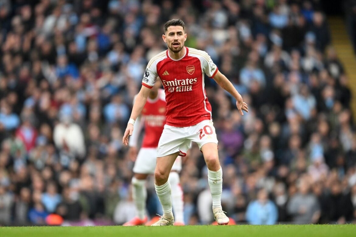 Jorginho aceito pelo Flamengo e está perto de fechar pré-contrato — Jorginho aceitou os termos do Flamengo e está próximo de assinar por 3 temporadas, marcando sua estreia no futebol brasileiro.