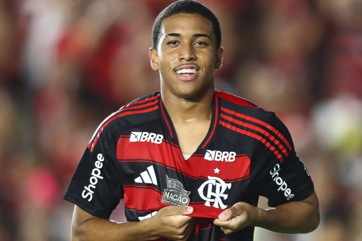 Joshua se destaca como um dos mais jovens a marcar pelo Flamengo — Joshua, de 17 anos, marca pelo Flamengo na Copa do Brasil, tornando-se o segundo mais jovem na história do clube.