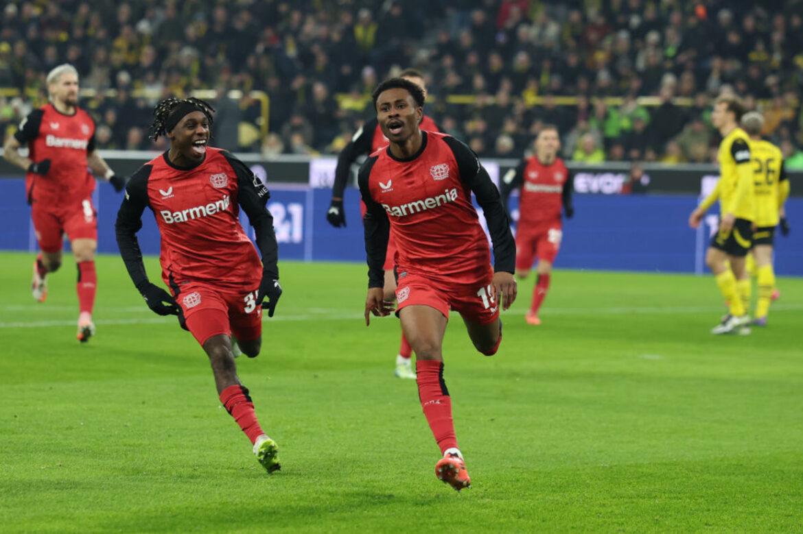 Liverpool negocia Frimpong para substituir Arnold — Liverpool encaminha contratação de Frimpong do Bayer Leverkusen para substituir Arnold com perfil ofensivo na próxima temporada.