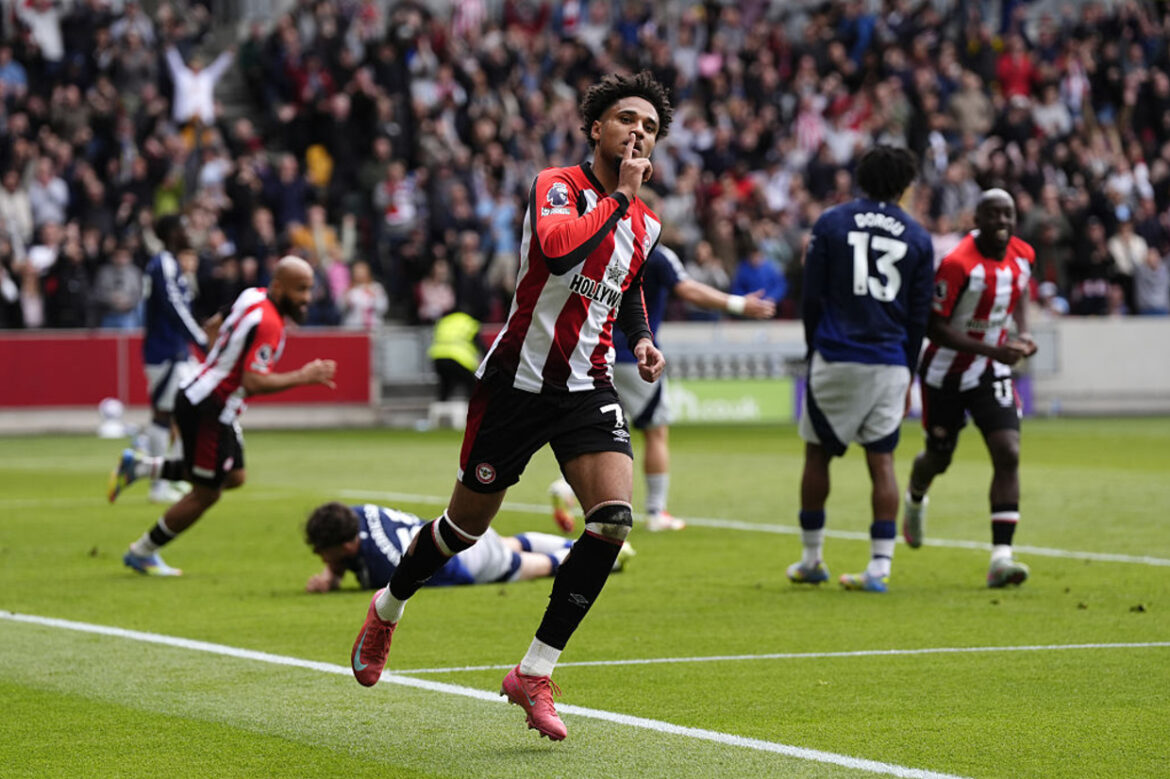Manchester United sofre derrota em jogo emocionante contra o Brentford — Manchester United perde para o Brentford por 4 a 3 na Premier League, enquanto foca na semifinal da Liga Europa contra o Athletic Bilbao.