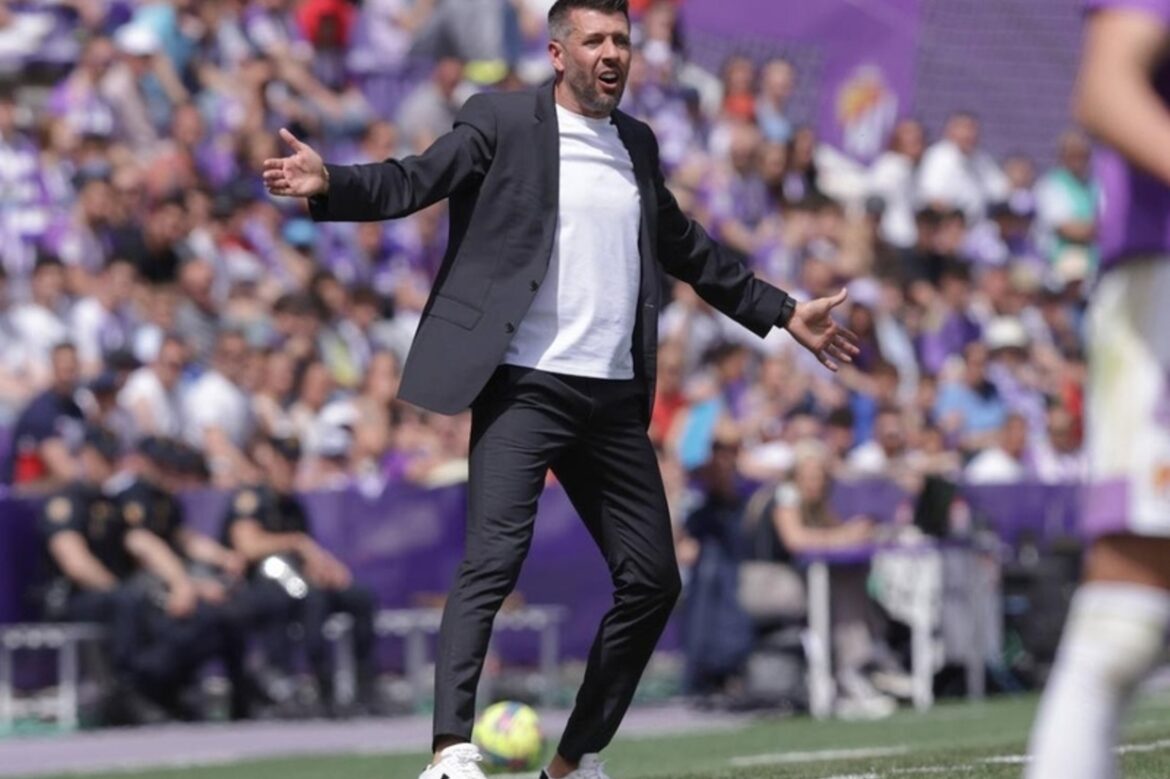 Paulo Pezzolano é o novo técnico do Watford na Inglaterra — Paulo Pezzolano assume o comando do Watford na Championship e busca devolver o clube à elite do futebol inglês.