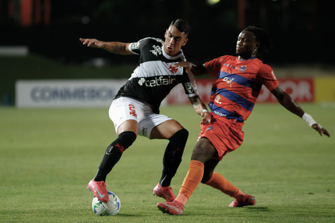 Vasco sofre maior goleada de brasileiro para venezuelano — Goleada de 4 a 1 sofrida pelo Vasco para o Puerto Cabello marca a pior derrota de um brasileiro para um time venezuelano.