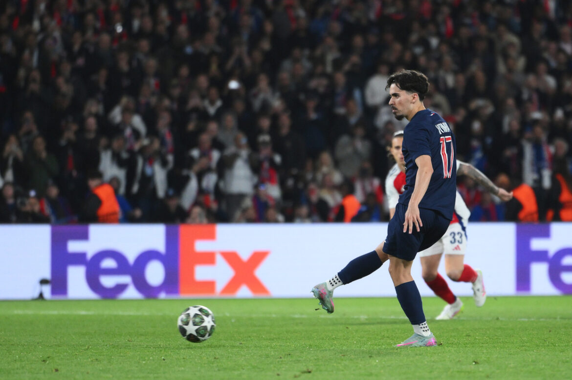 Vitinha desperdiça pênalti e se junta a Messi e CR7 na Champions — Vitinha desperdiça pênalti em semifinal da Champions e integra lista com Messi e CR7 em feitos negativos do torneio.