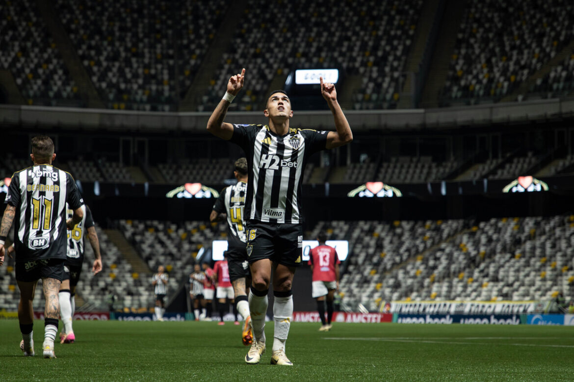 atlético vence caracas e se aproxima das oitavas da sul-americana — atlético vence caracas por 3 a 1, mantém liderança do grupo h e fica mais perto das oitavas na copa sul-americana.