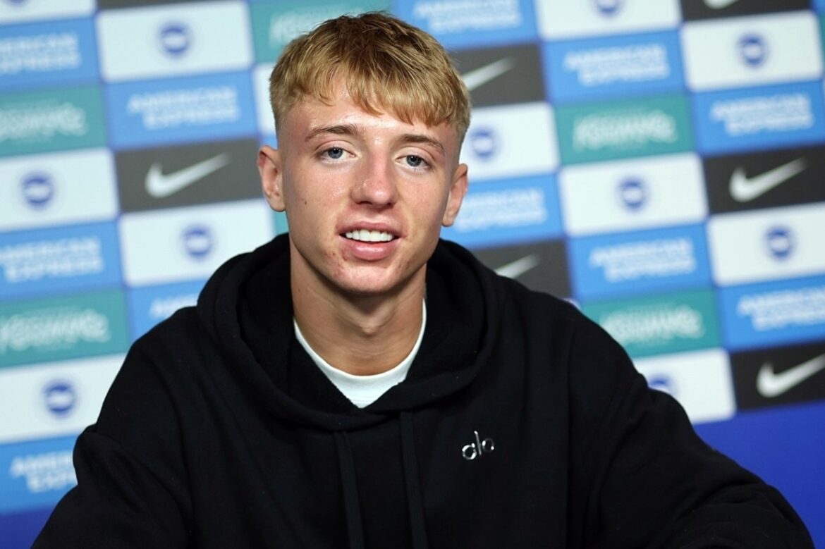 Herói do Sunderland na Championship reforça o Brighton — Brighton reforça seu elenco com Tom Watson, herói do Sunderland na Championship, em transferência de 11 milhões de libras.