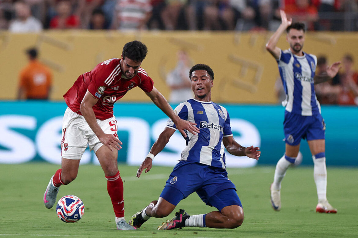 Porto e Al Ahly empatam em jogo histórico de oito gols — Porto e Al Ahly protagonizaram um empate emocionante no Mundial de Clubes com oito gols no MetLife Stadium.