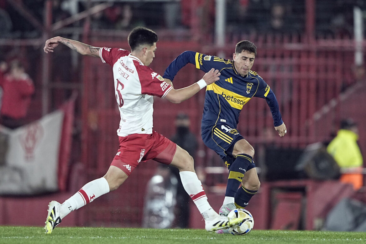 boca-juniors-atinge-pior-sequencia-sem-vitorias-da-historia Boca juniors atinge pior sequência sem vitórias da história — Boca Juniors vive a pior crise de sua história com 11 jogos sem vencer, incluindo eliminações e resultados decepcionantes.