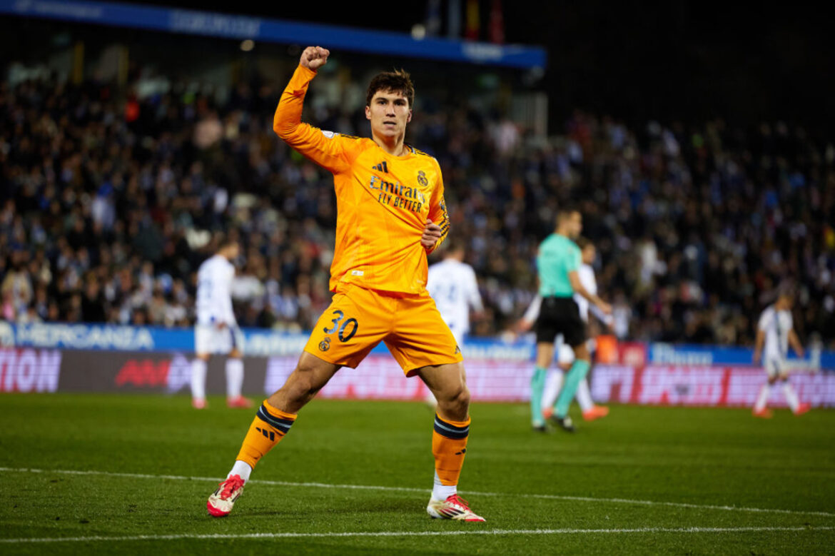 Gonzalo García brilha no Real Madrid e é comparado a Raúl — Jovem Gonzalo García se destaca no Real Madrid durante a Copa do Mundo de Clubes e ganha comparações com Raúl González.