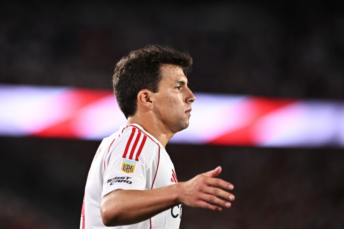 Gonzalo Tapia: nova esperança no São Paulo — Gonzalo Tapia, ex-destaque da base chilena e pupilo de Tiago Nunes, chega ao São Paulo emprestado pelo River Plate.