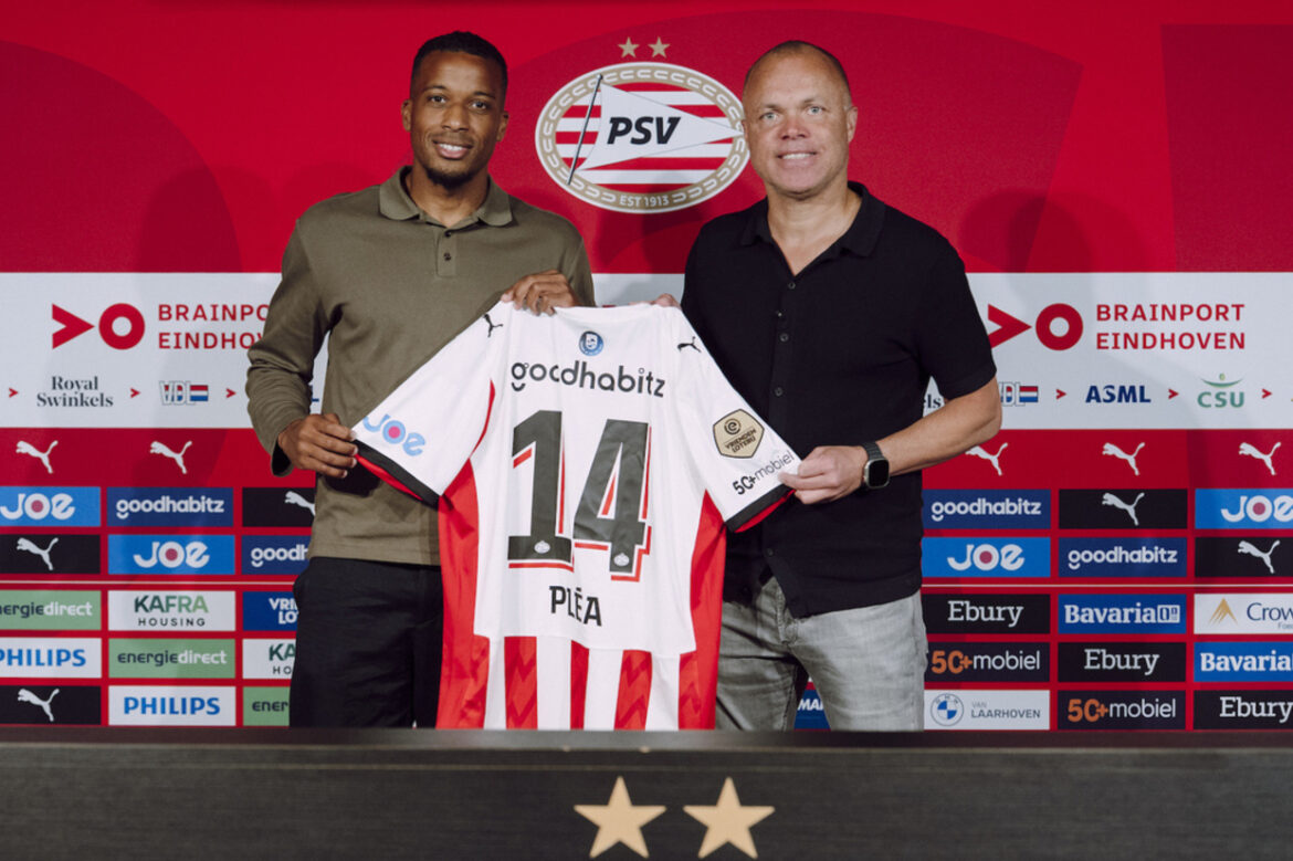 psv-contrata-alassane-plea-ate-2028 PSV contrata Alassane Pléa até 2028 — Alassane Pléa deixa o Borussia M'gladbach e assina com o PSV até 2028. O atacante francês aposta no novo projeto europeu.