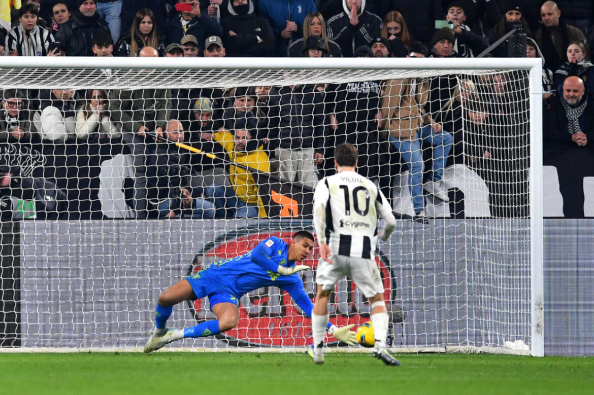 Roma anuncia contratação de goleiro ex-Milan — A Roma contratou Devis Vasquez, ex-Milan, para reforçar o gol. O colombiano atuou com destaque no Empoli antes da chegada.