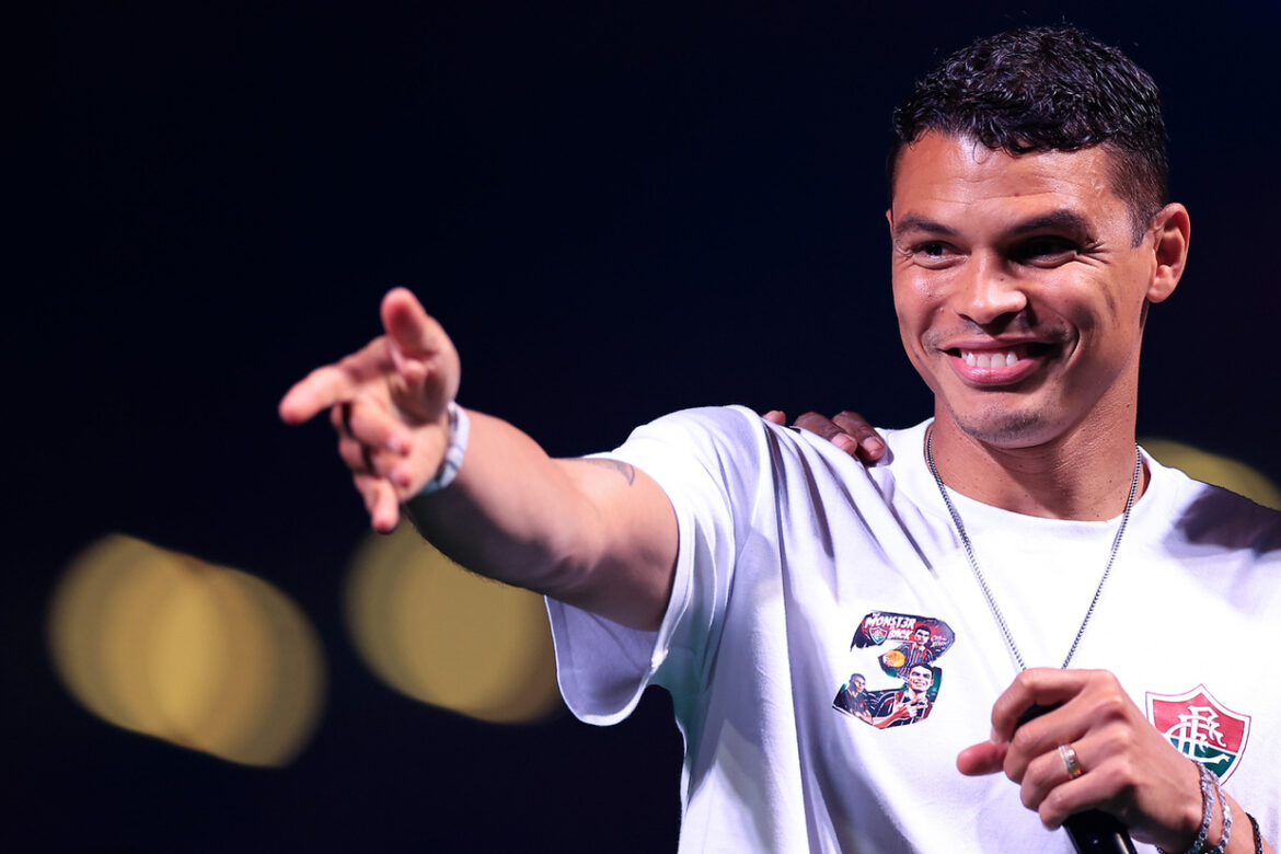 Thiago Silva e sua trajetória entre Fluminense e Chelsea — Thiago Silva, ídolo no Fluminense e Chelsea, construiu uma carreira de conquistas e respeito unindo duas grandes torcidas.