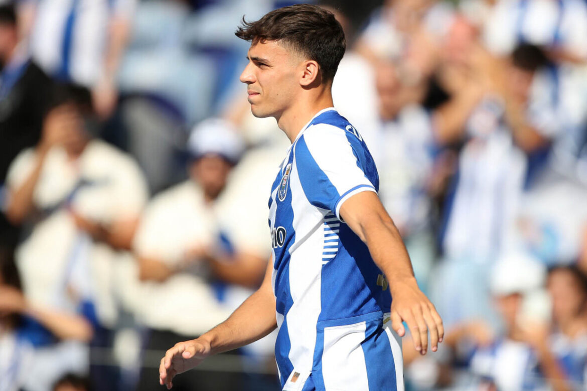 Futebol saudita abre espaço para retorno de jovens à Europa — Alta rotação no futebol saudita cria oportunidades para jovens talentos retornarem à Europa em busca de crescimento.