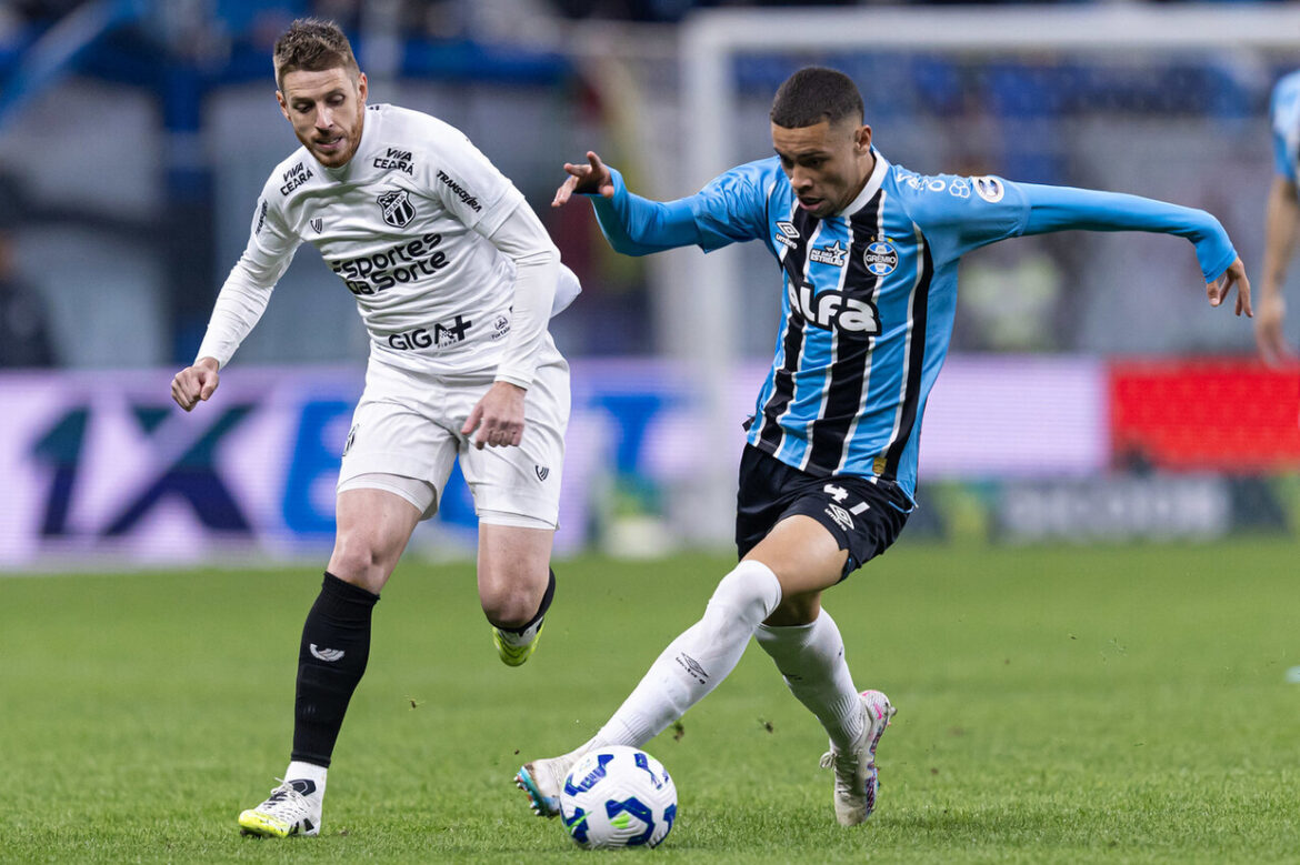 Grêmio e Ceará empatam sem gols pelo Brasileirão — Grêmio e Ceará protagonizam empate sem gols em partida apagada pelo Brasileirão. Jogo foi marcado por poucas chances.
