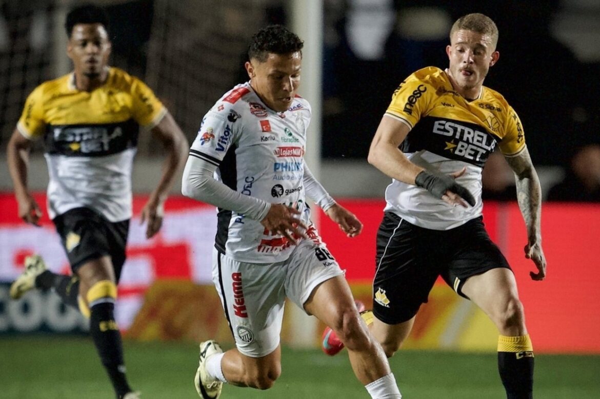 Operário vence Criciúma com gol no final — Operário vence Criciúma por 1 a 0 na Série B. Gol no final sela triunfo após expulsão de adversário, alterando tabela.