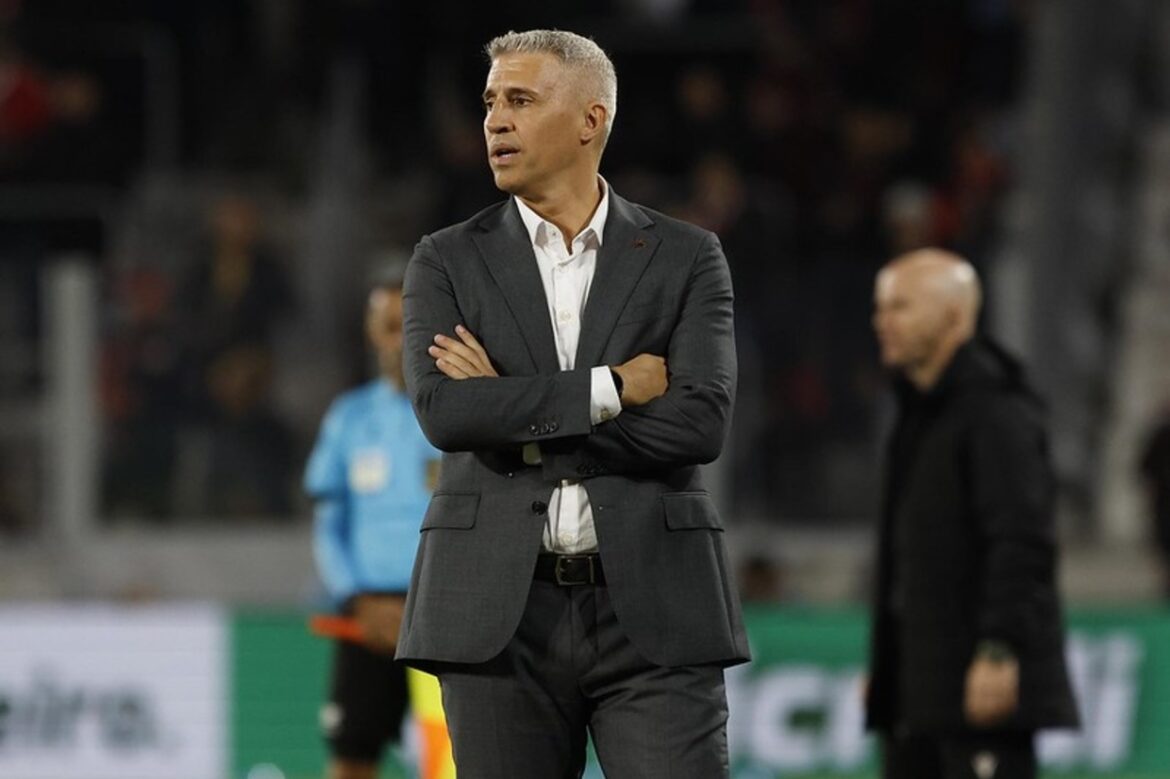 São Paulo é eliminado da Copa do Brasil e Crespo pede equilíbrio — São Paulo é eliminado da Copa do Brasil pelo Athletico e Crespo destaca expulsão e pede equilíbrio após queda.